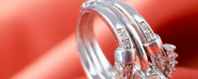 戒指带食指是什么含义(食指带戒指的含义是什么)