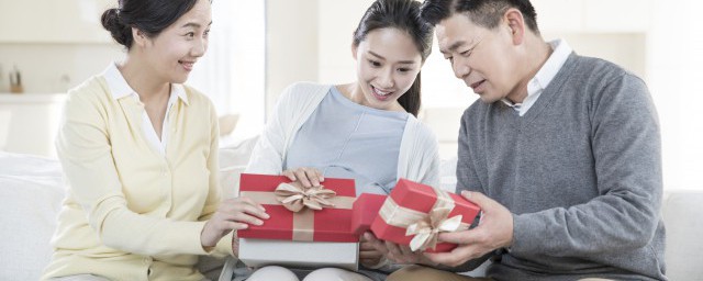 收礼和答谢礼仪是怎样的(收礼物怎么表达感谢)