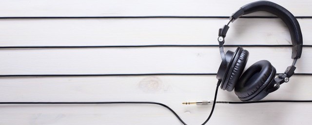 下定决心忘记你完整版歌词(下定决心忘记你歌曲歌词)