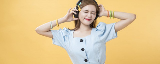 雨打湿我眼眶歌词原文(打湿我眼眶歌曲)