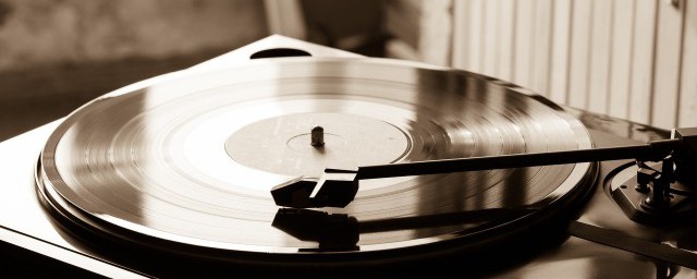 辘轳女人和井主题曲的简介(辘辘女人和井的主题曲)