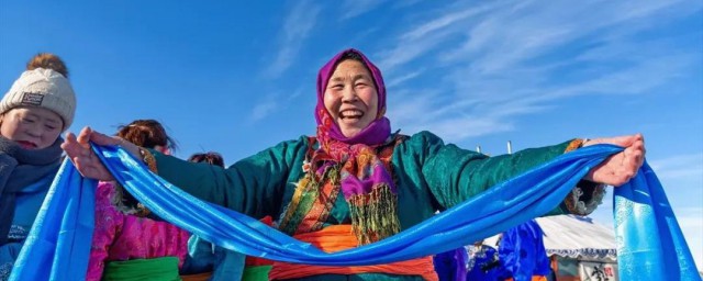 蓝色哈达具体代表什么意思(蓝色哈达和白色哈达寓意有啥不一样)