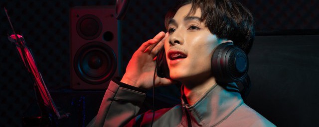 大海中的船歌曲歌词是什么(大海中的船的歌曲)