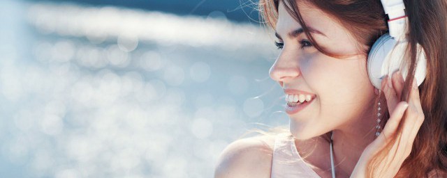 亲爱的路人刘若英歌词是什么(亲爱的路人这首歌)