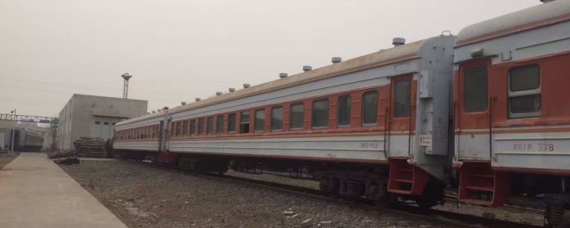 火车加2车厢解释(火车票上加2车是啥意思?2号车厢?)