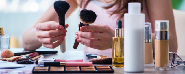 化妆的小技巧有哪些(十大化妆技巧)