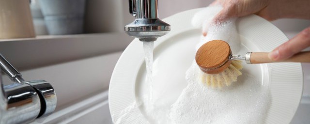 男人刷锅的意思是什么(男人刷锅是什么感觉)