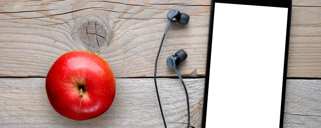 蓝牙耳机亮红灯的原因(蓝牙耳机会亮蓝红灯)