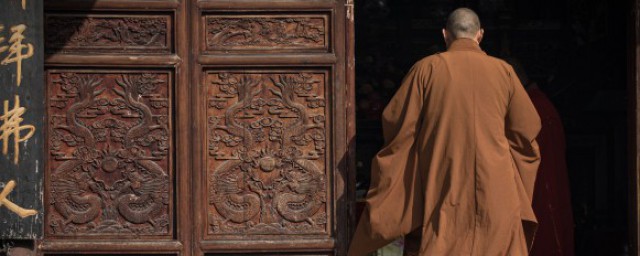 酒肉穿肠过的意思(酒肉穿肠的下一句是什么)