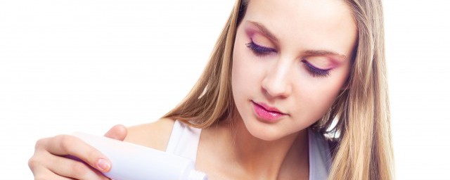 护肤品脸部不吸收啥原因(为什么脸不吸收护肤品)