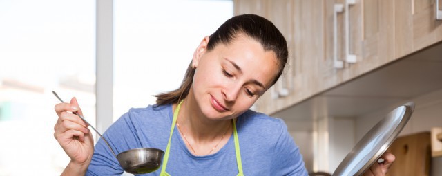霸王花排骨煲汤的烹饪方法(霸王花煮排骨汤)