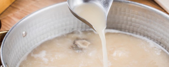 干菌类煲汤怎么做好吃(干野生菌煲汤做法大全)