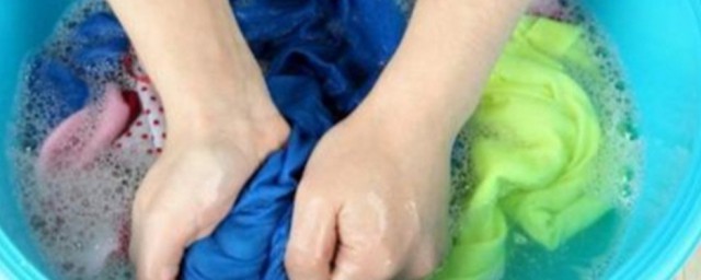 爆炸盐洗衣有危害吗(爆炸盐洗衣服对人体有害吗)