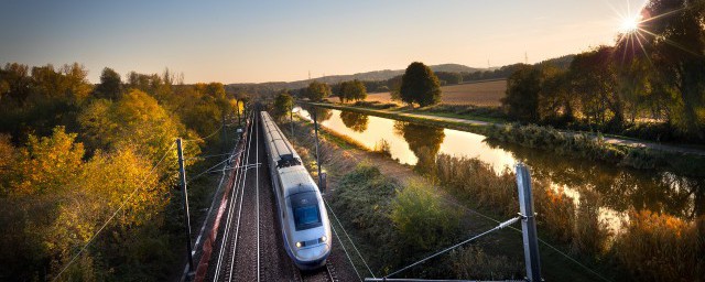 高铁检票ab有哪些不同(高铁票上检票口AB是什么意思)