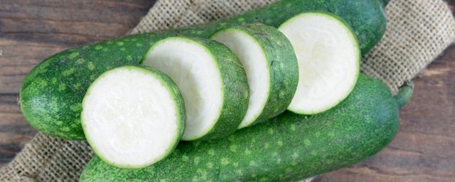 冬瓜怎么切成片(冬瓜切成片的步骤图解)