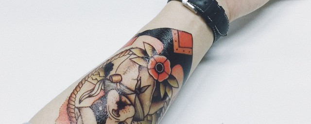 纹身贴如何贴(纹身贴如何贴上去)