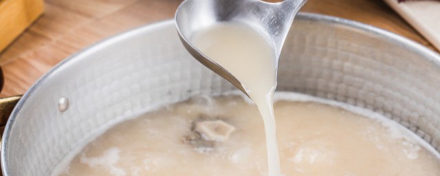 三黄鸡汤的步骤(三黄鸡汤怎么做好吃)