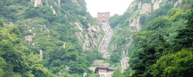 不见泰山的意思是(不见泰山的上一句)