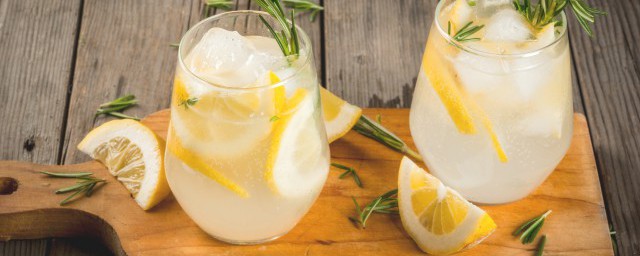 柠檬泡水的温度(柠檬泡水 温度)