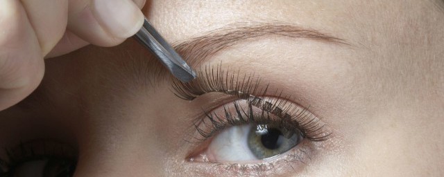 接睫毛后要洗脸(接完睫毛洗脸)