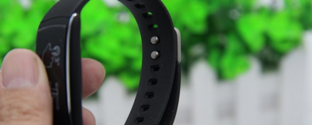 手环如何充电的(电子手环充电怎么充)