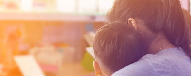 安慰孩子心情不好方法(孩子不开心怎么安慰)