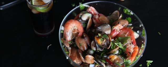 蒸海鲜的做法(蒸海鲜的做法大全窍门)