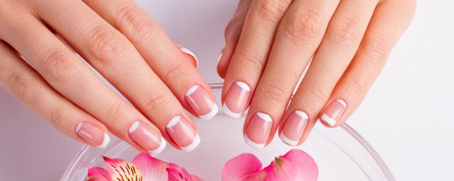 女孩左手带红绳代表的含义(女孩子左手红绳的含义)