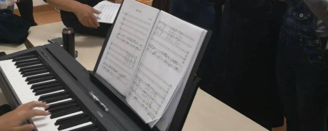 你个小垃圾歌曲介绍(你个小垃圾是哪首歌的歌词)