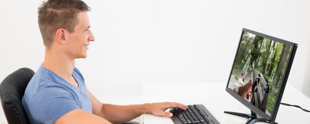 电脑卡屏死机画面定格怎样做