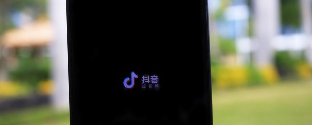 抖音上的彩虹如何加上去(抖音上的小彩虹怎么弄)