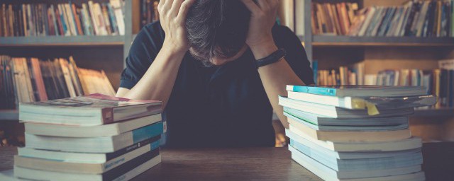 笨狼上学的故事内容(笨狼上学记的故事)