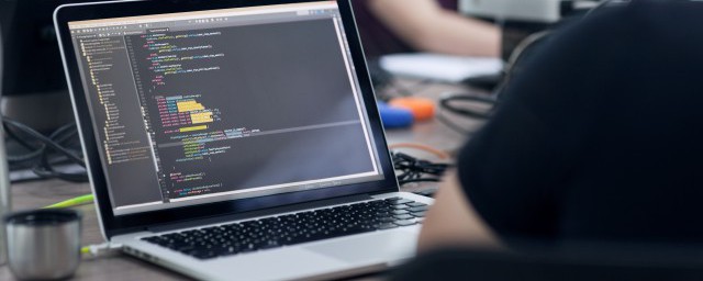 笔记本屏幕花屏怎么回事(笔记本电脑屏花屏)