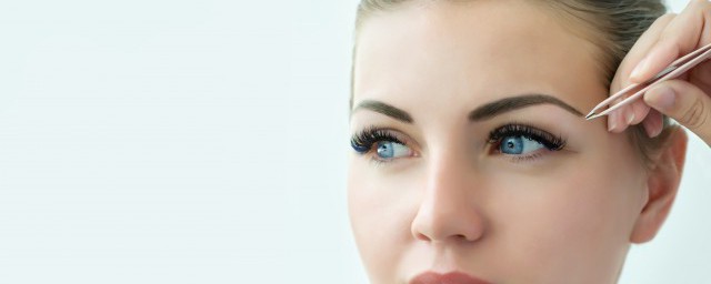 纹眉变红了怎么办(纹眉后眉毛变红了怎么办)