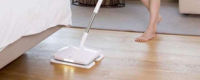 拖地加点啥拖的干净不容易粘灰(拖地加什么最干净不起灰)