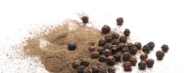 胡椒粉遇到洗洁精会散开的原因是什么(胡椒粉在水中遇见洗洁精为什么向旁边分散)