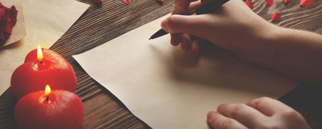 一棵小桃树描述了什么内容(一棵小桃树表达了)