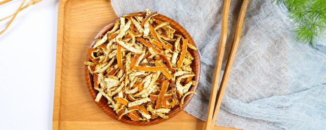 陈皮泡水喝的禁忌有什么(经常用陈皮泡水喝可以吗,喝陈皮水的时候需要注意什么?)