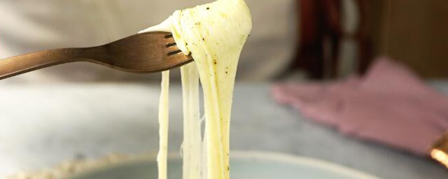 芝士不拉丝是哪些原因导致(芝士拉不出丝是什么原因)