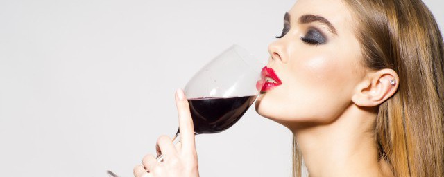 酒的标准代号区分方法(酒上的标准代号是啥意思)