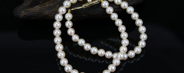 戴珍珠项链有什么注意事项呢(戴珍珠项链好不好)