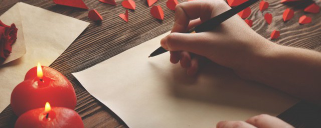 水滴石穿的穿的解释(水滴穿石的穿什么意思)