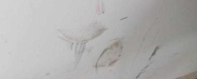 去除墙上的脚印的技巧(墙上脚印怎么处理)