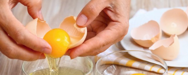 挑选鸡蛋7个技巧(鸡蛋怎样选最好的方法)