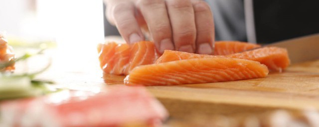 新买的菜板处理方法(新买的菜板需要怎么处理)