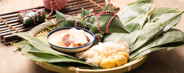 粽子粘粽叶是什么原因(粽子粘叶子是怎么回事?)