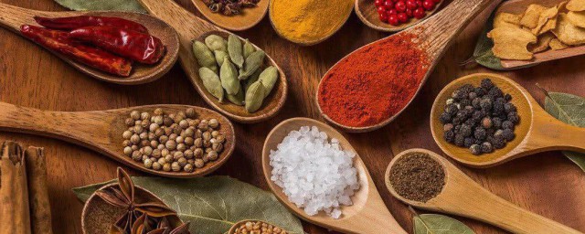 厨房必备的调味料介绍(厨房中的一般调味料有哪些)