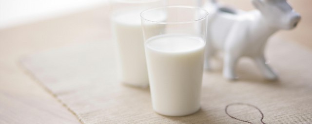 做蛋糕可不可以不加牛奶(做蛋糕要不要加牛奶)