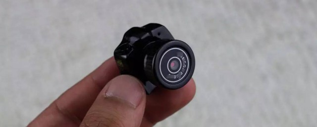 为什么监控摄像头白灯一直亮(监控一直亮白灯是干嘛的)