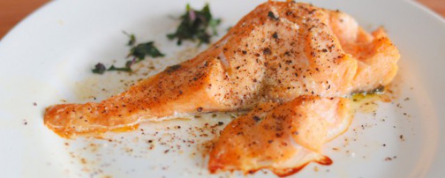 三文鱼为何能生吃(三文鱼为啥生吃)